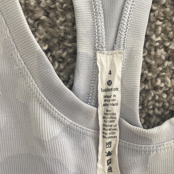 Lululemon tank size 4 - Picture 2 of 3